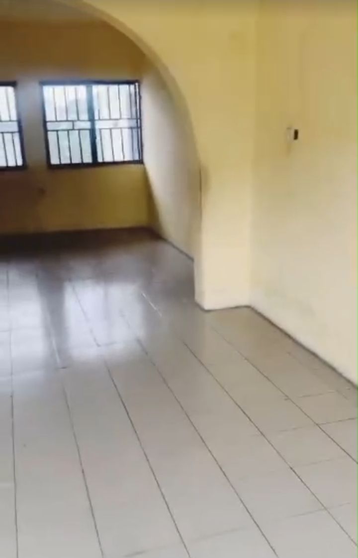 3 Bedroom Flat for Sale in Rumuodara, Rivers - Image 2