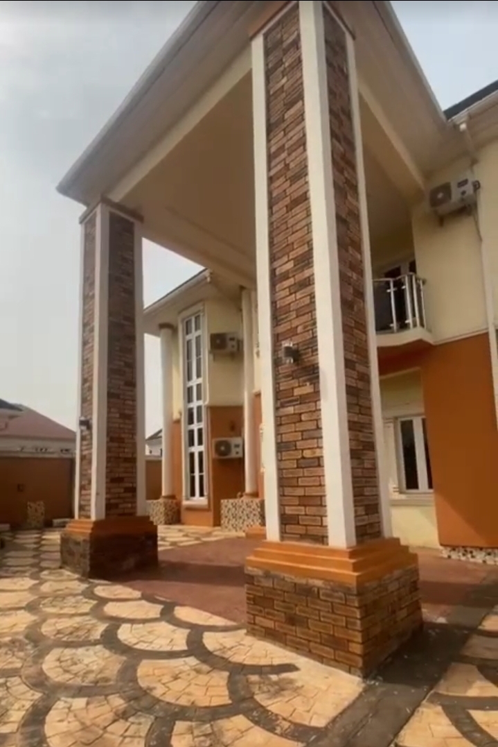 Duplex for Sale in Premier layout, Enugu - Image 2