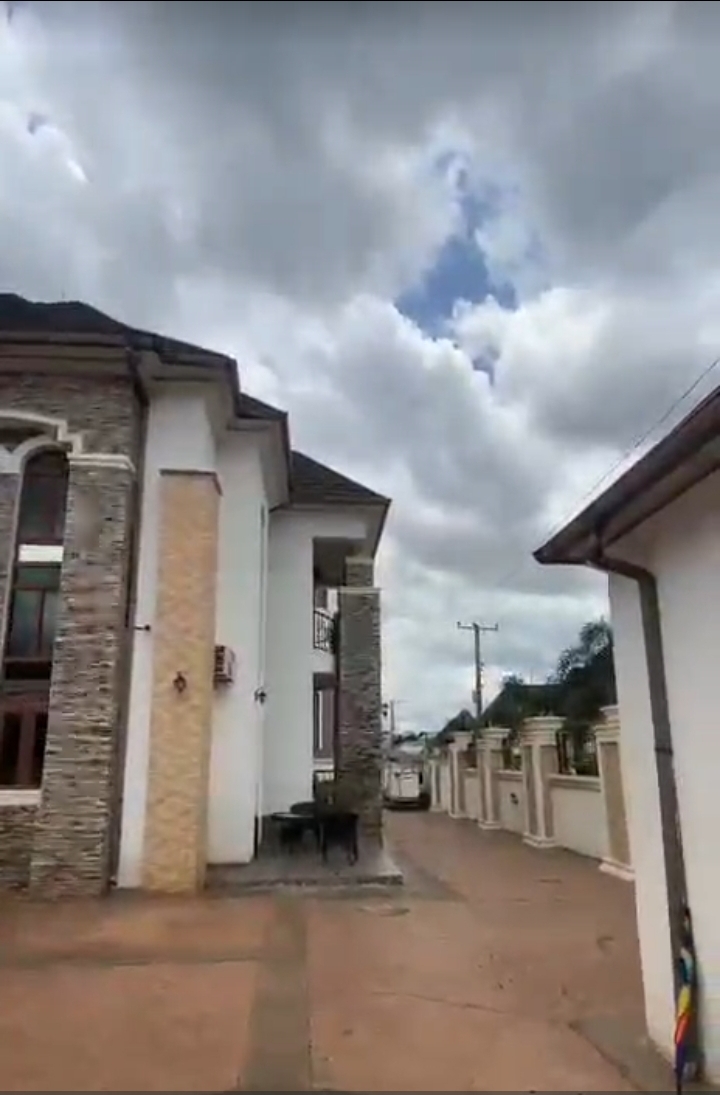 Duplex for Sale in THINKERS CORNER, Enugu - Image 2