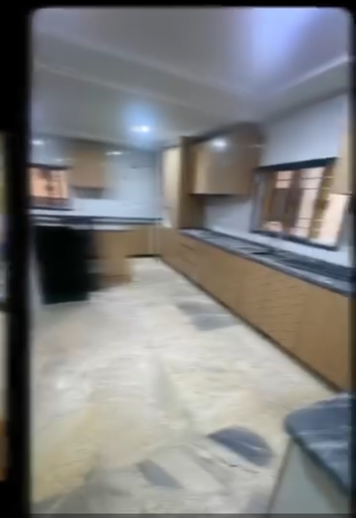 Duplex for Sale in GWARINPA, Abuja - Image 1