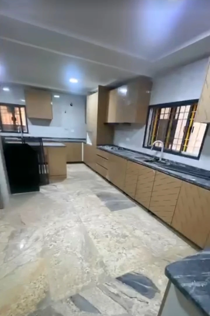 Duplex for Sale in GWARINPA, Abuja - Image 3