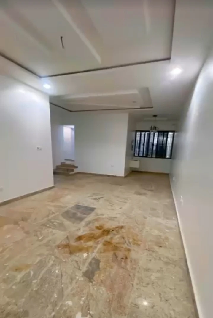 Duplex for Sale in GWARINPA, Abuja - Image 2