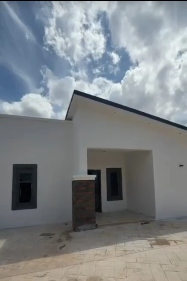 Bungalow for Sale in TRANS-EKULU, Enugu - Image 2
