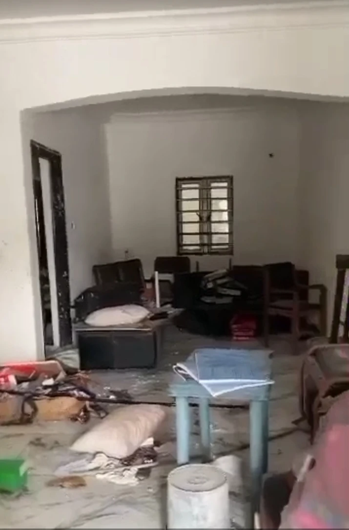 2 Bedroom Flat for Rent in GRA, Rivers - Image 5