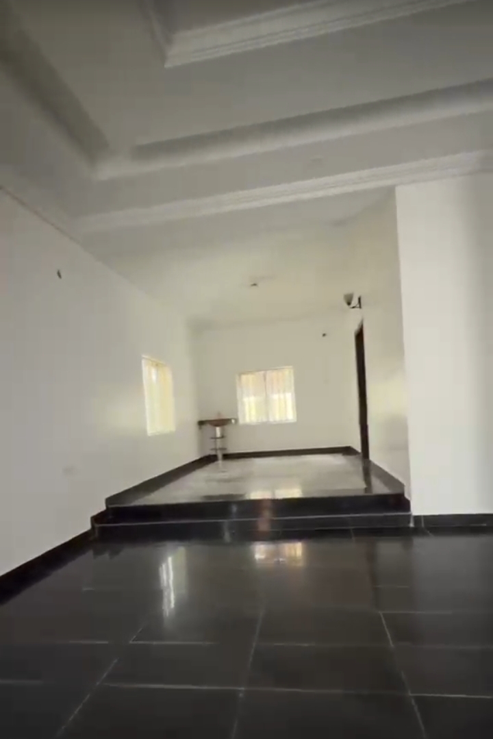 Duplex for Sale in GRA PHASE 3, Rivers - Image 2