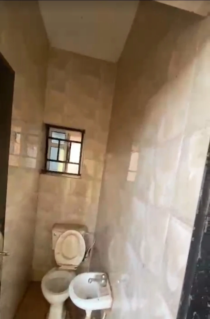 4 Bedroom Flat for Rent in THINKERS CORNER, Enugu - Image 1