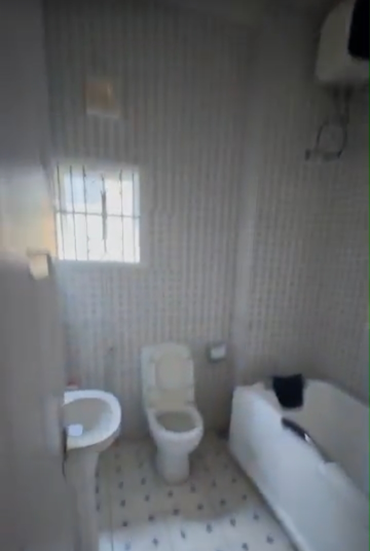 3 Bedroom Flat for Rent in New GRA, Rivers - Image 6
