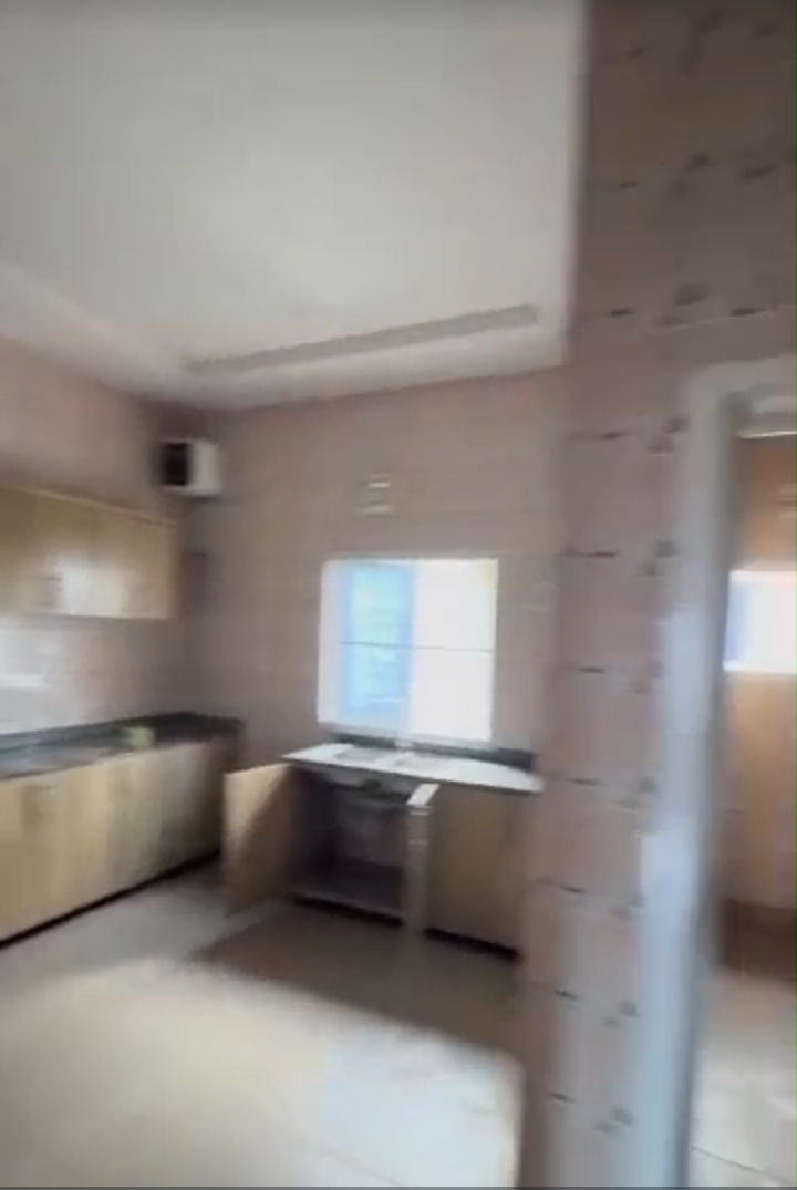 3 Bedroom Flat for Rent in New GRA, Rivers - Image 4