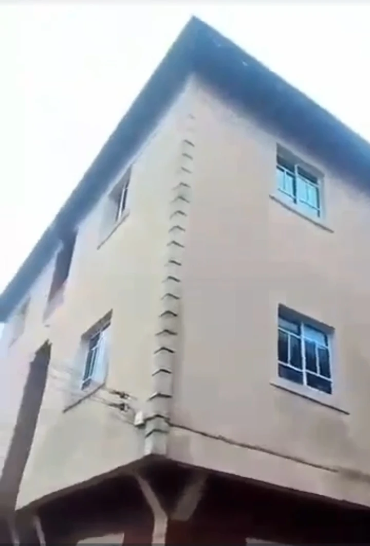 3 Bedroom Flat for Sale in ALGBANI ROAD, Enugu - Image 1