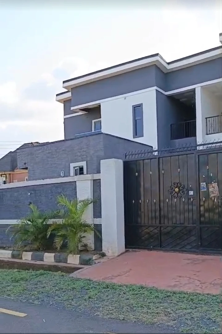 Duplex for Sale in THINKERS CORNER, Enugu - Image 2