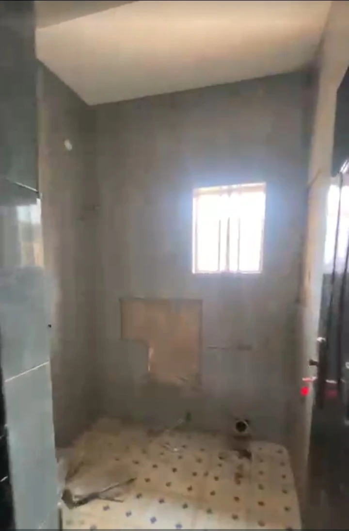2 Bedroom Flat for Rent in THINKERS CORNER, Enugu - Image 3