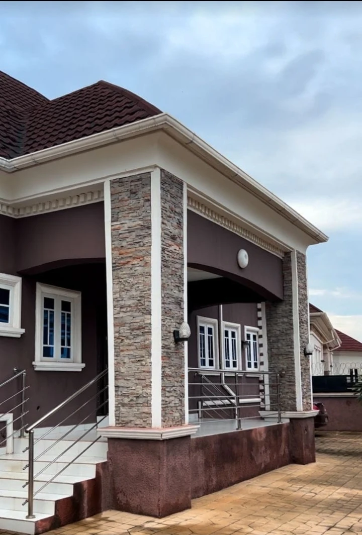 4 Bedroom Flat for Sale in CENTENARY CITY, Enugu - Image 1