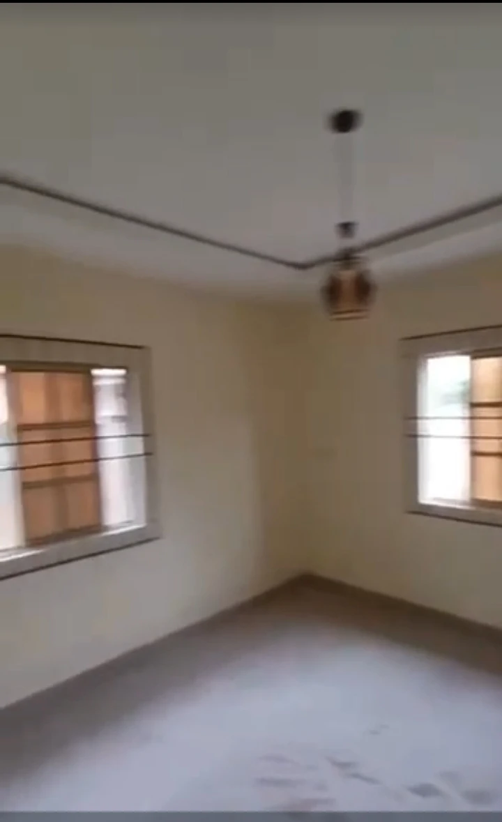 2 Bedroom Flat for Rent in OLD AIRPORT ROAD, Enugu - Image 3