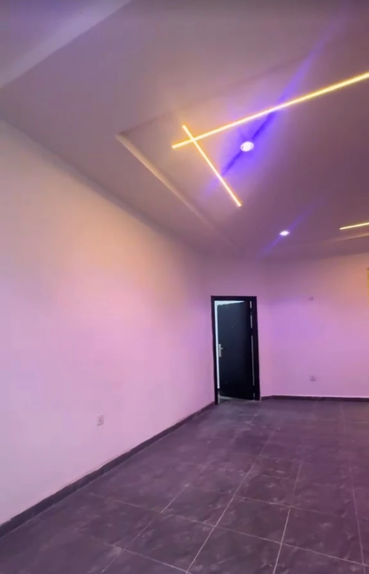 2 Bedroom Flat for Sale in SARS ROAD, Rivers - Image 5