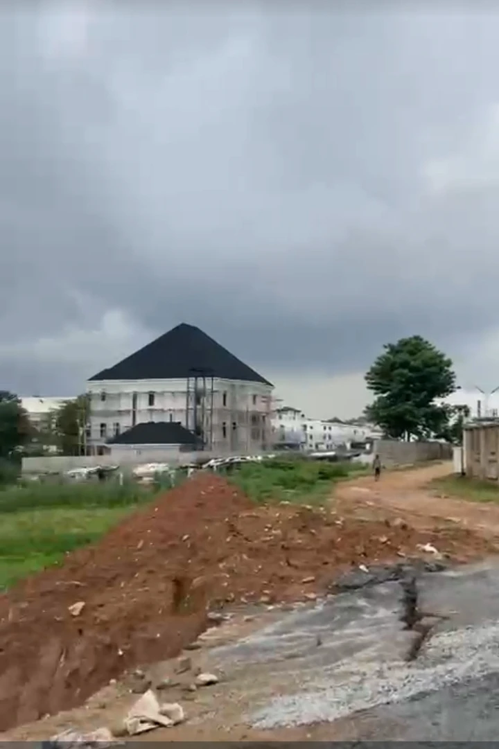 Land for Sale in WUYE, Abuja - Image 3
