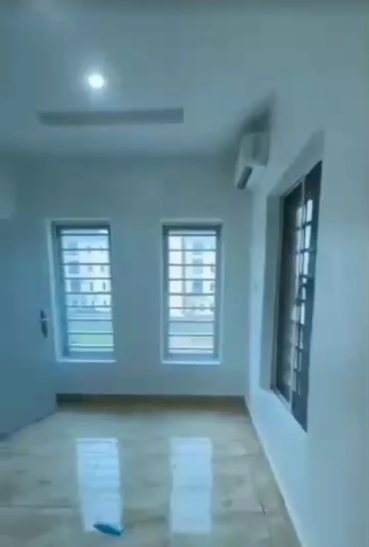 2 Bedroom Flat for Sale in KATAMPE, Abuja - Image 5