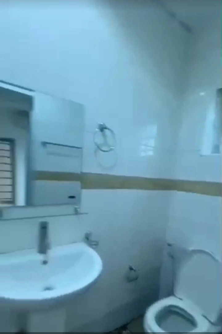 2 Bedroom Flat for Sale in KATAMPE, Abuja - Image 6