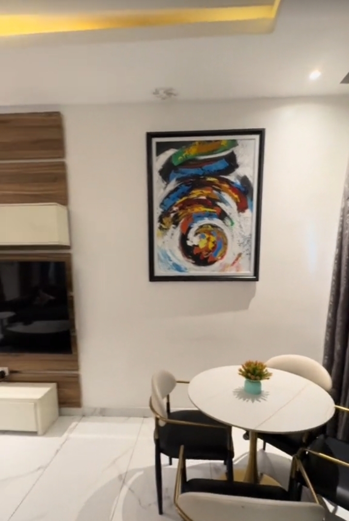2 Bedroom Flat for Sale in GRA, Rivers - Image 4
