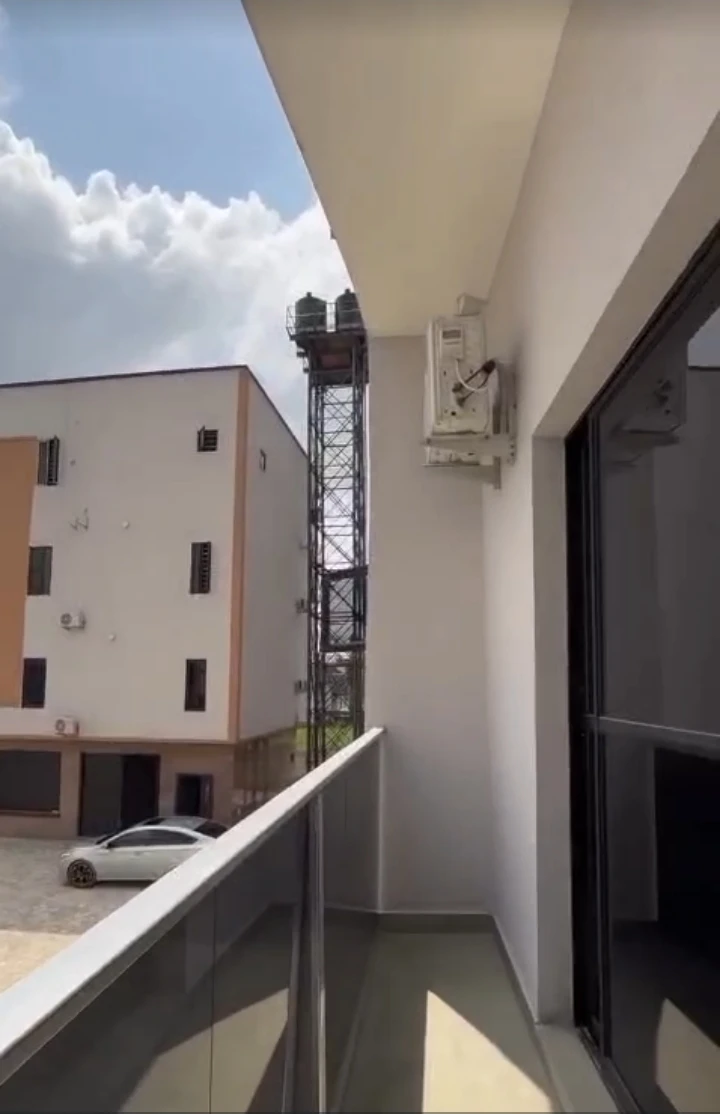 2 Bedroom Flat for Sale in New GRA, Rivers - Image 3