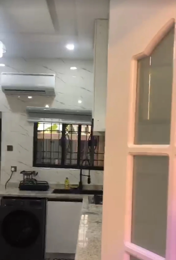 2 Bedroom Flat for Rent in GRA, Rivers - Image 5