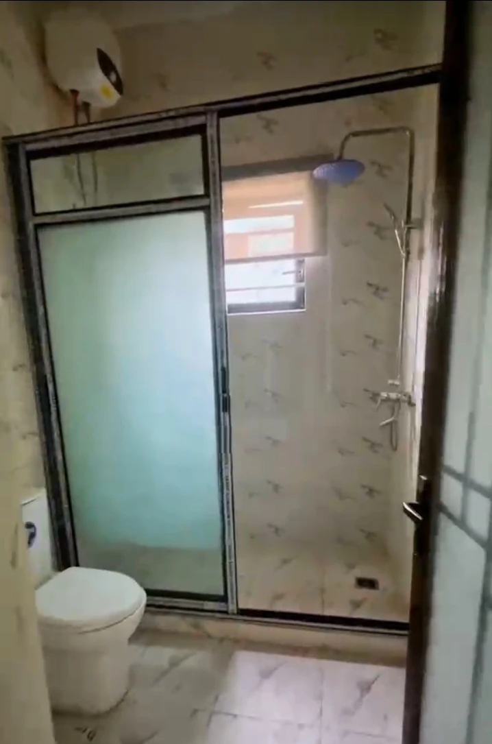 2 Bedroom Flat for Sale in GRA, Rivers - Image 3