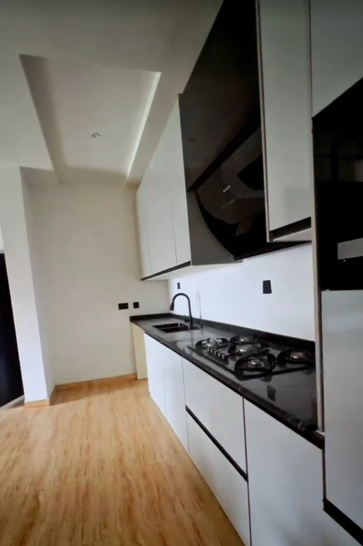 2 Bedroom Flat for Sale in GRA, Rivers - Image 6