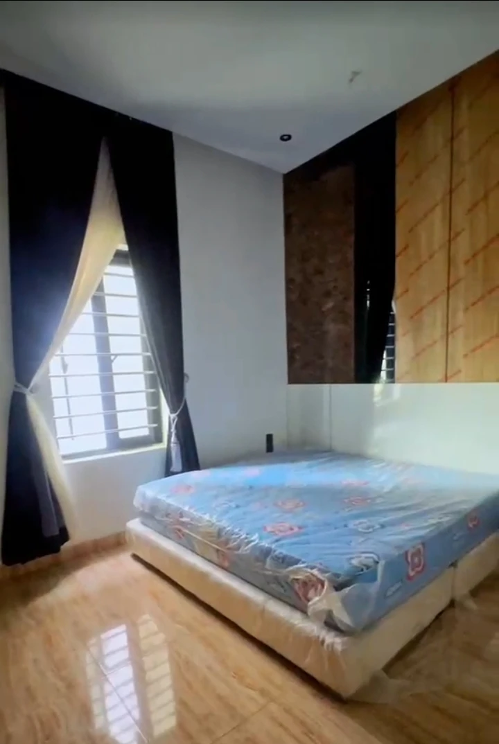 2 Bedroom Flat for Sale in GRA, Rivers - Image 4