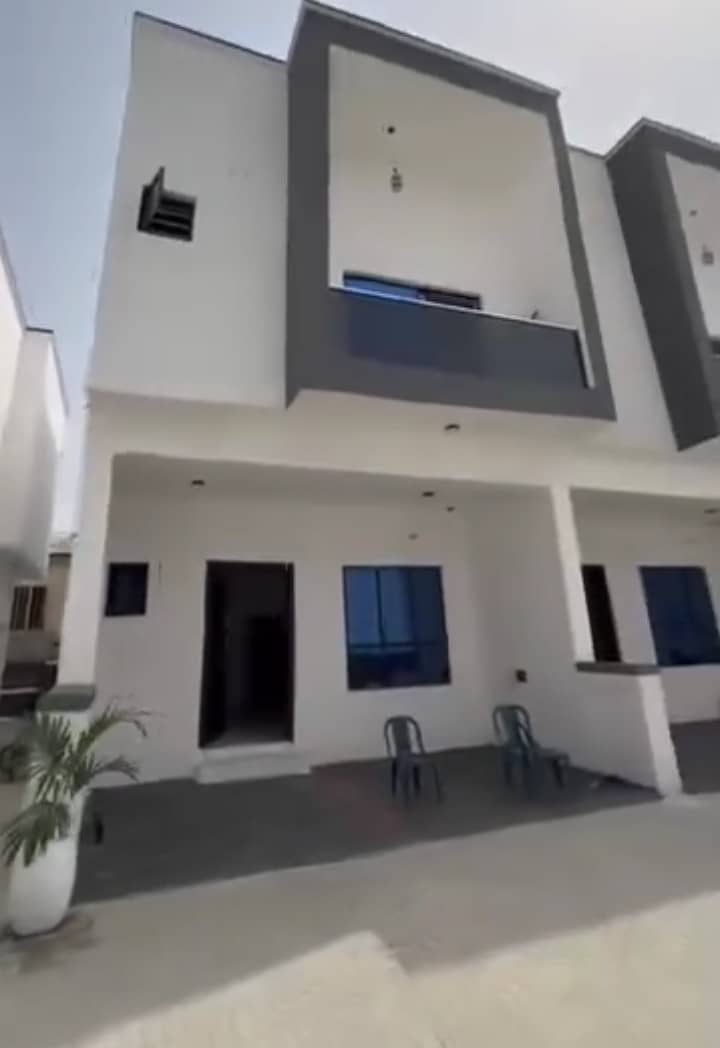 3 Bedroom Flat for Sale in AJAH, Lagos