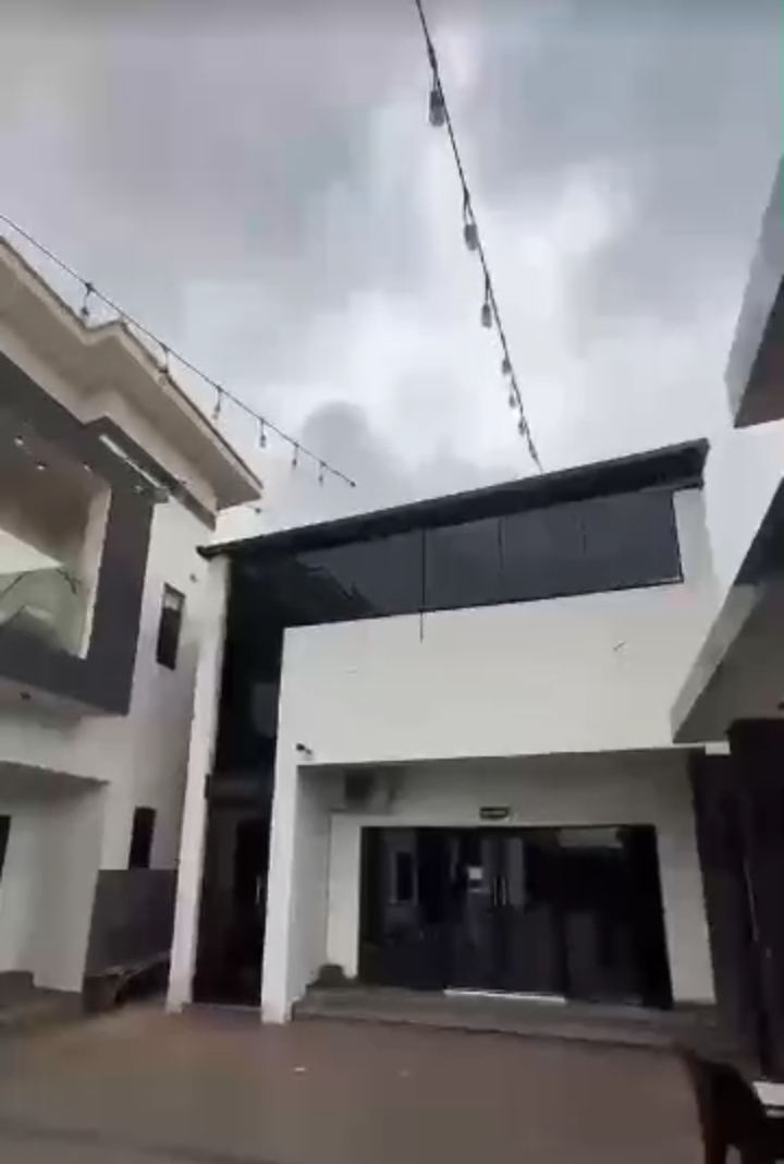 Hotel for Sale in THINKERS CORNER, Enugu