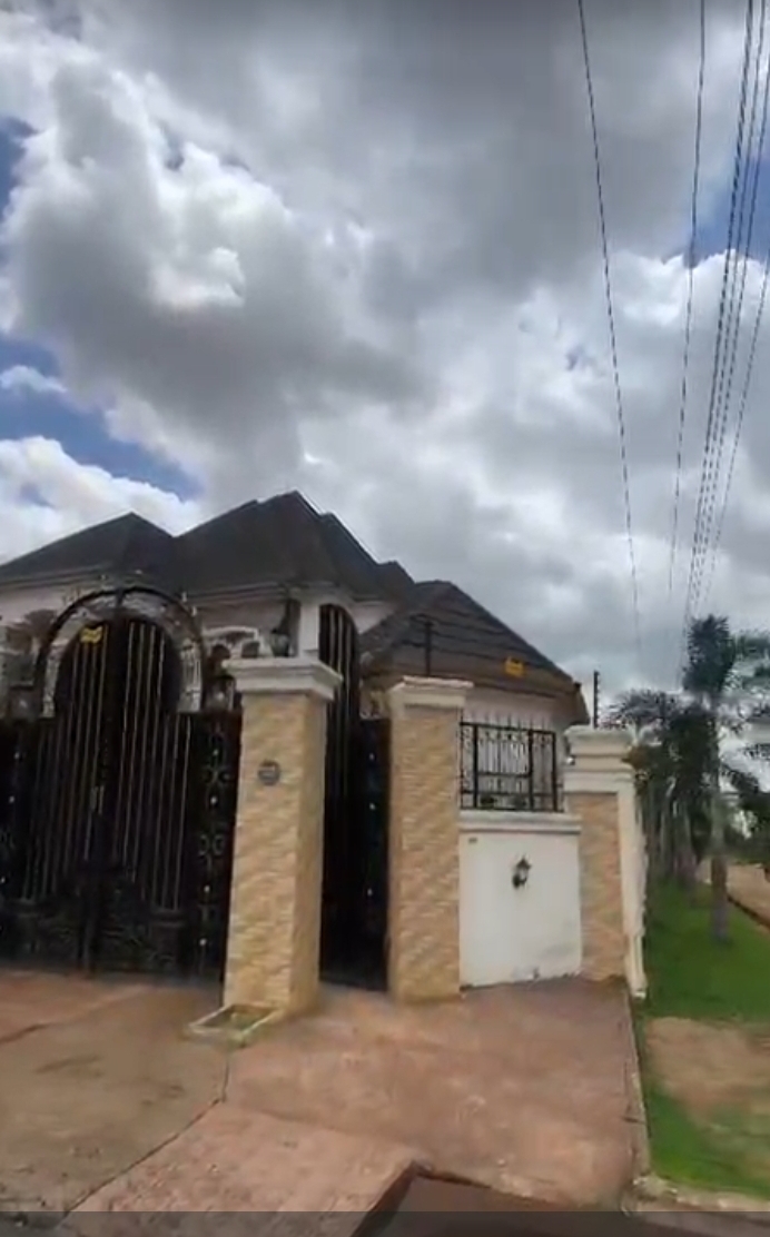 Duplex for Sale in THINKERS CORNER, Enugu
