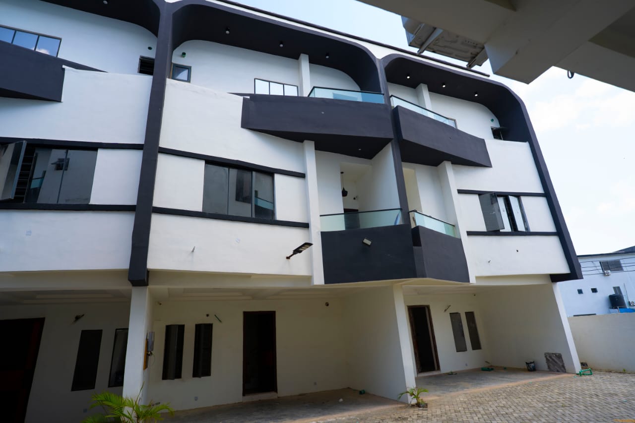 4 Bedroom Flat for Sale in Orchid Road, LEKKI, Lagos