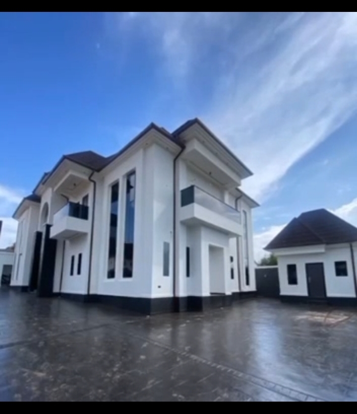 Duplex for Sale in THINKERS CORNER, Enugu
