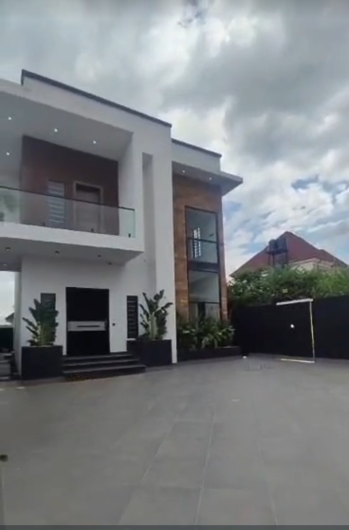 4 Bedroom Flat for Sale in Centenary City, Enugu