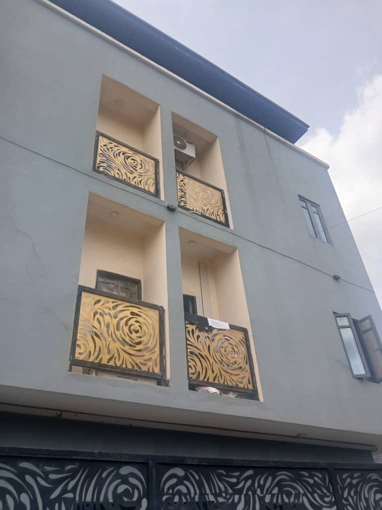 1 Bedroom Flat for Sale in Iwaya- Yaba, Lagos