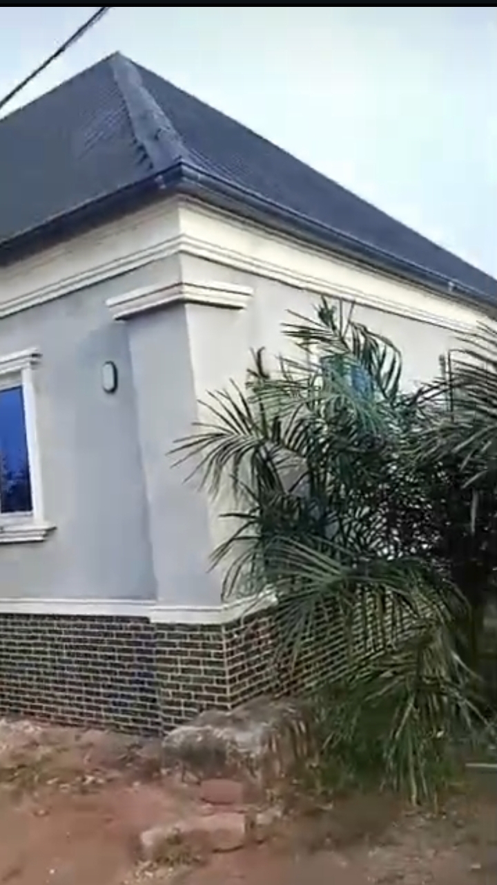 2 Bedroom Flat for Sale in Delta, Delta
