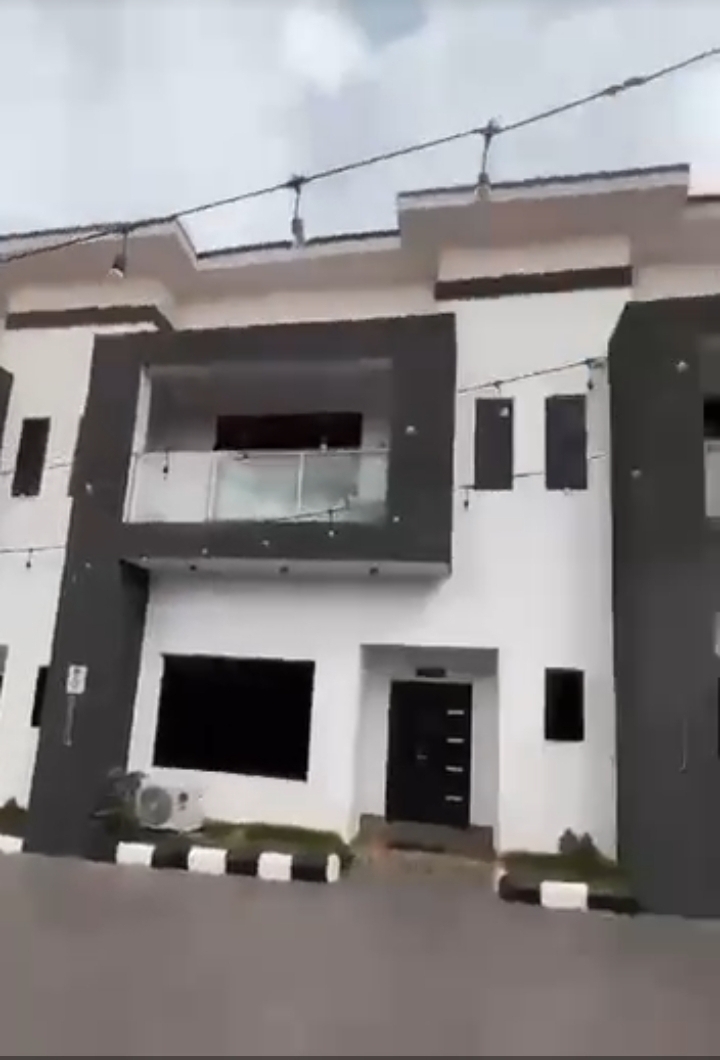 Duplex for Sale in THINKERS CORNER, Enugu