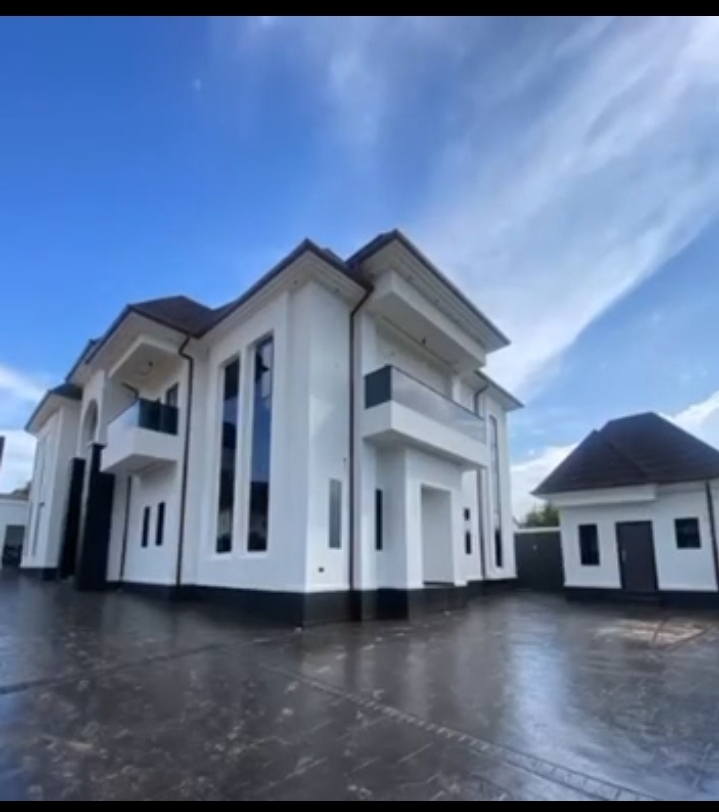 Duplex for Sale in THINKERS CORNER, Enugu