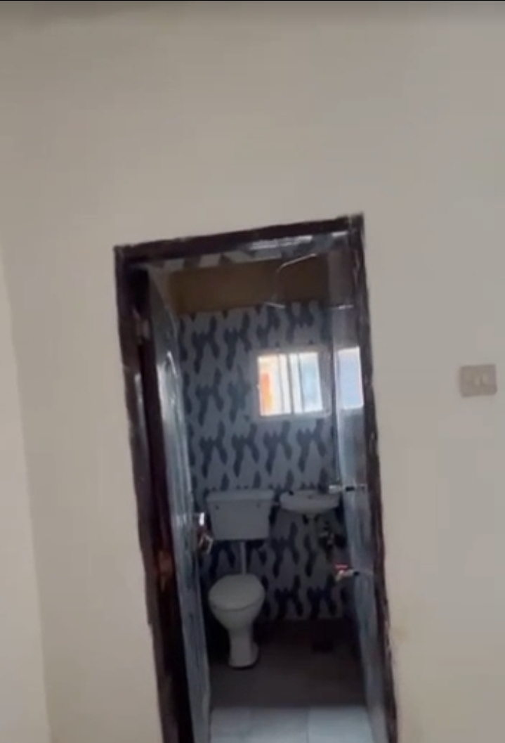 SelfContain for Sale in Independence Layout, Enugu