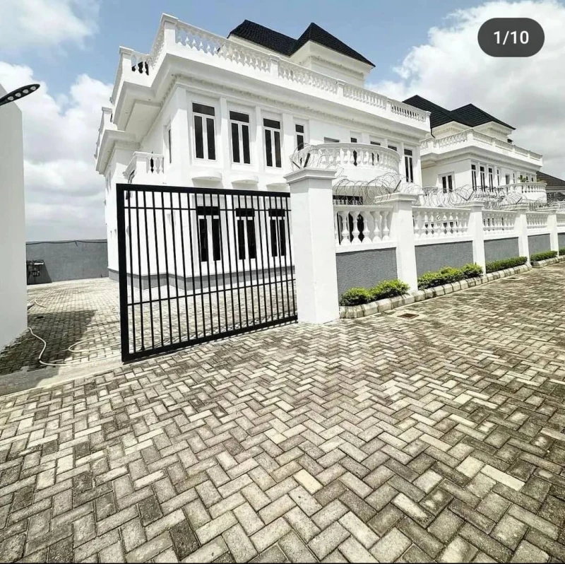 Duplex for Sale in Laraba dagash street guzape, FCT - Image 1