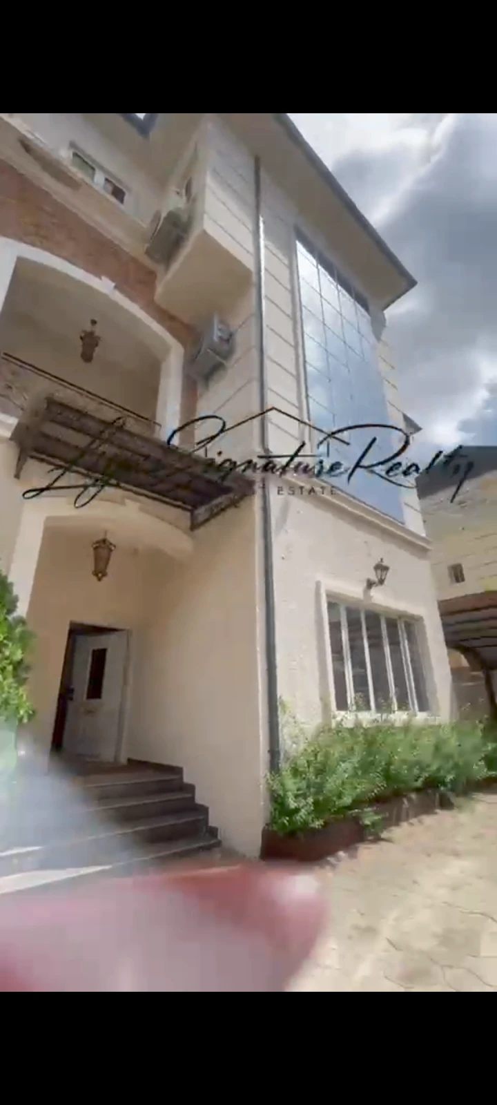 4 Bedroom Flat for Sale in Guzape district, FCT - Image 1