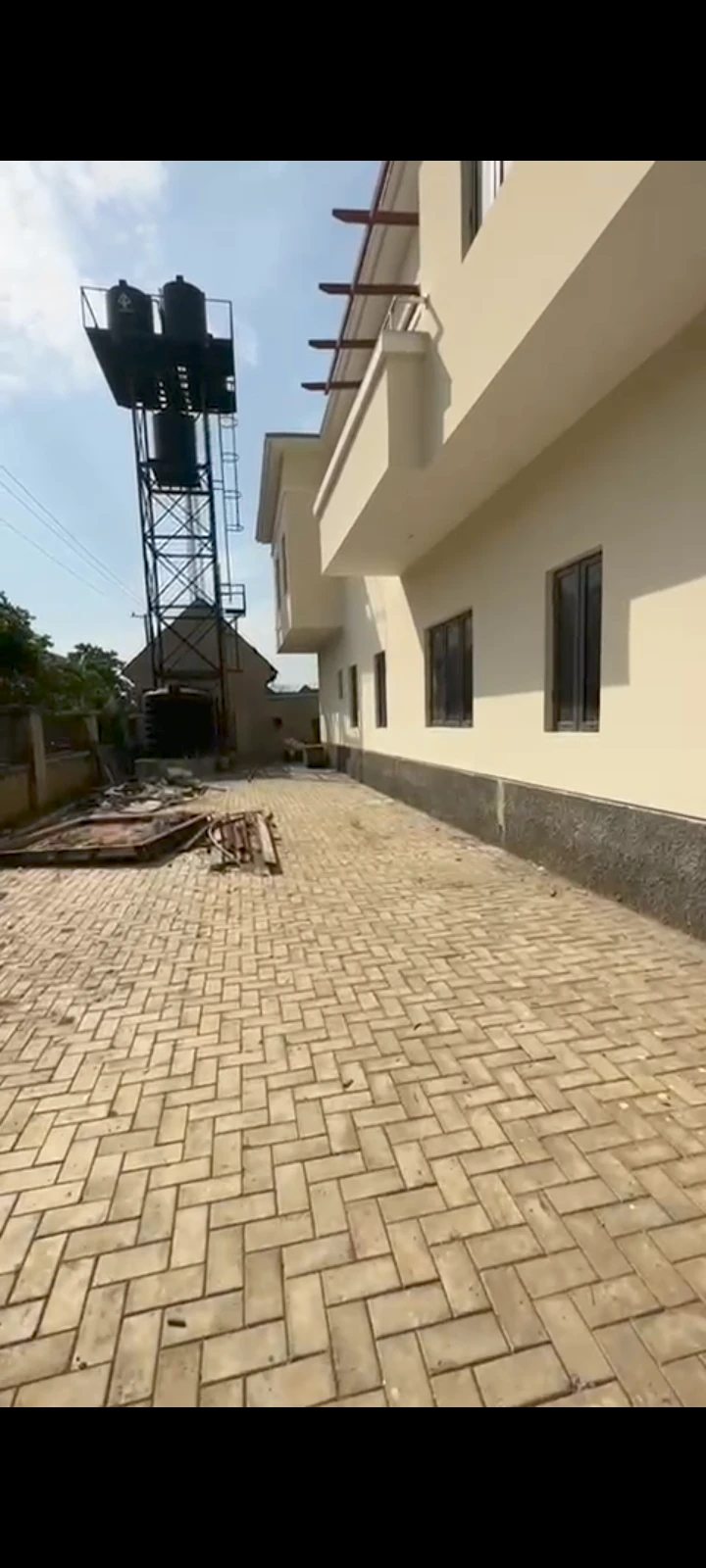 4 Bedroom Flat for Sale in Gaduwa district, FCT - Image 1