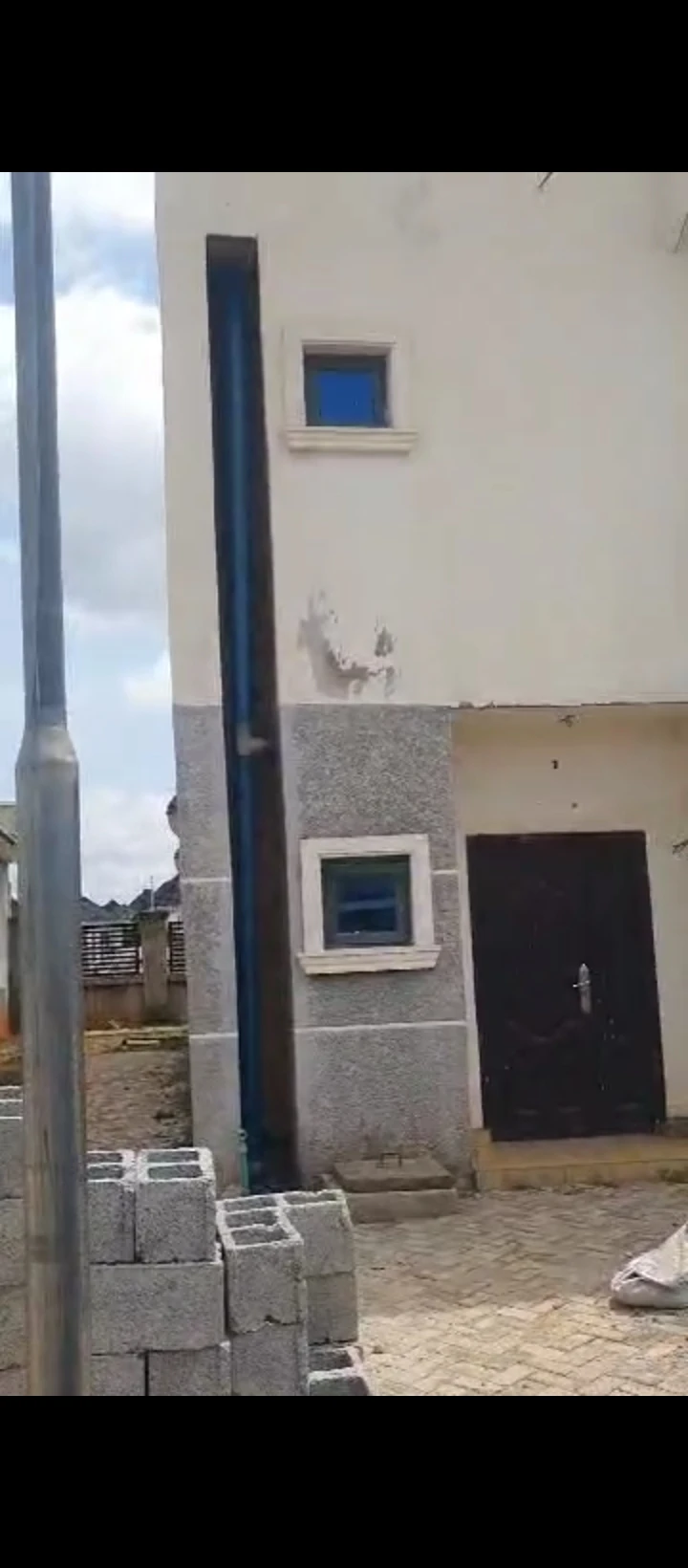 4 Bedroom Flat for Sale in Dakwa, FCT - Image 2