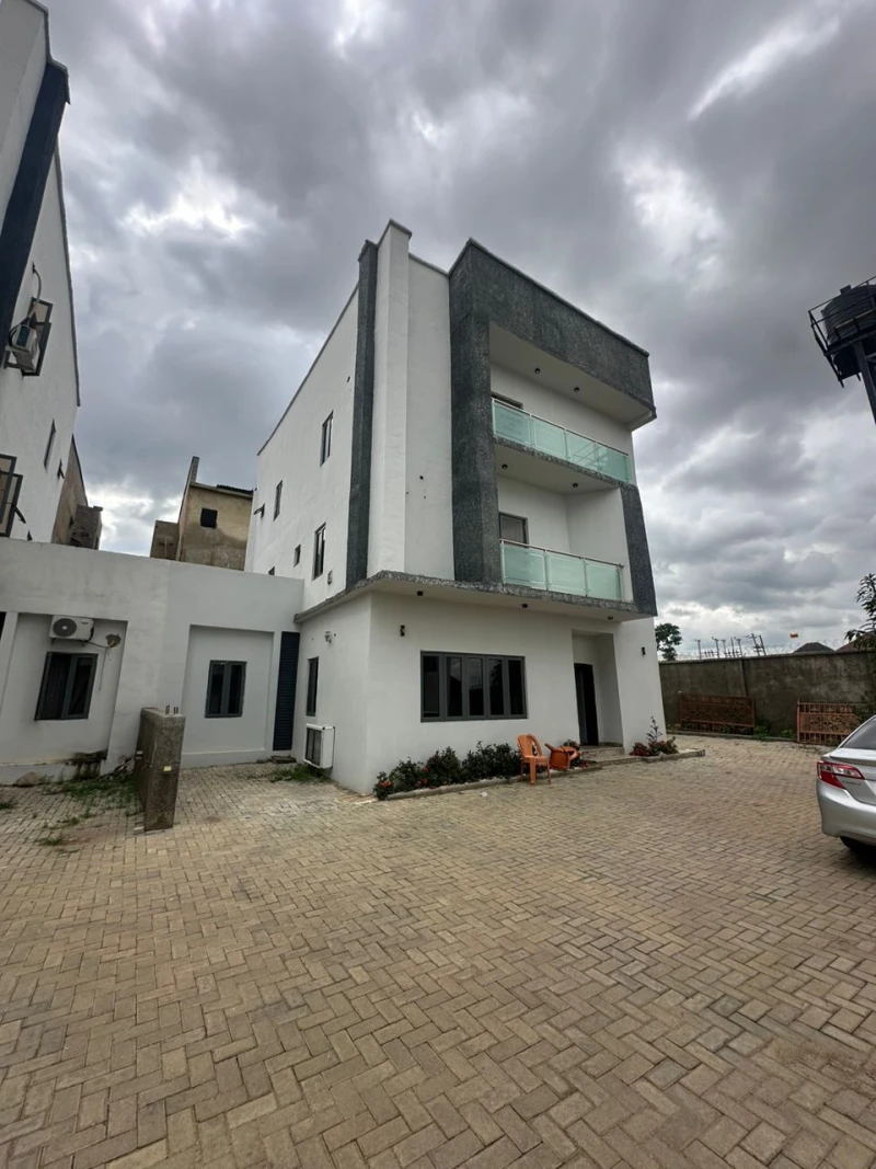 Duplex for Sale in JAHI DISTRICT, FCT cover picture