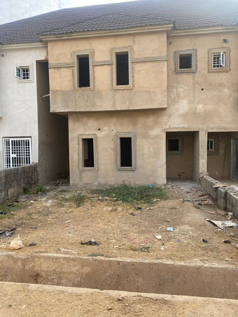 3 Bedroom Flat for Sale in Lugbe, FCT
