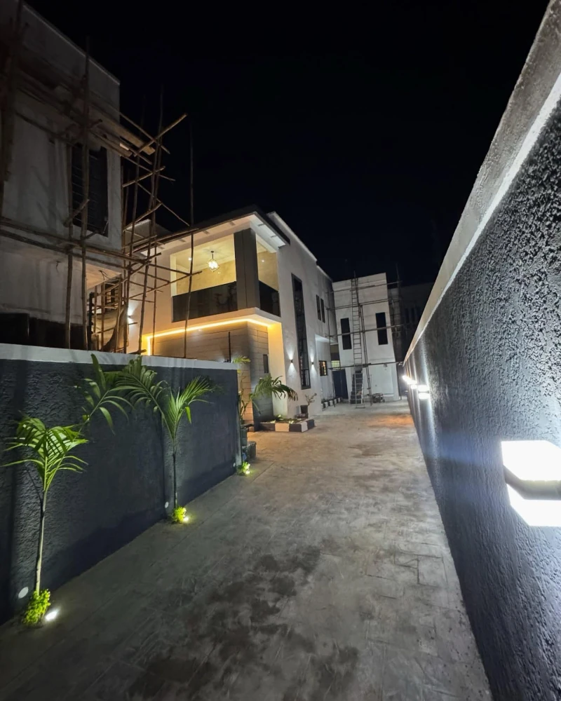 Duplex for Sale in Centinary Gardens Estate, Rivers - Image 3