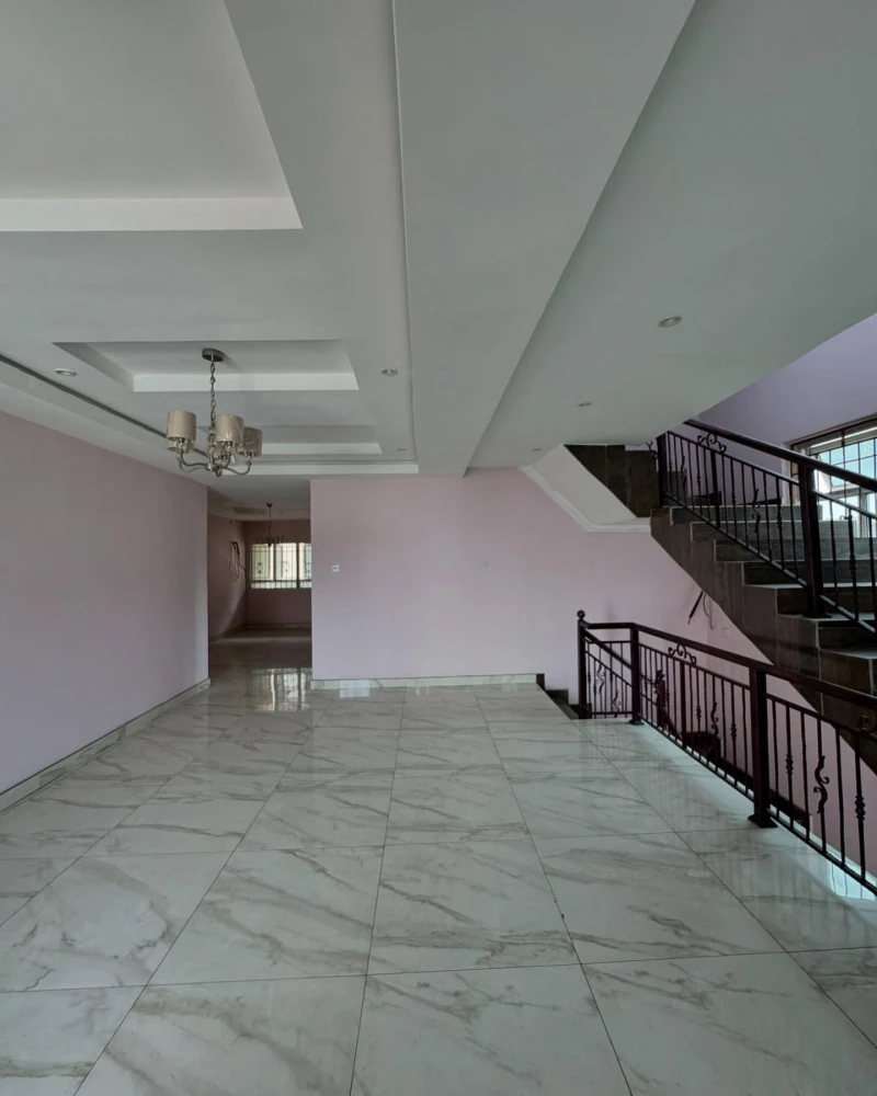 4 Bedroom Flat for Sale in G.R.A Port Harcourt, Rivers - Image 3