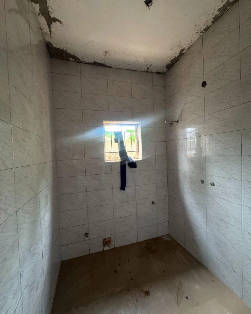 3 Bedroom Flat for Sale in Rumukparali, Ozuoba, Rivers - Image 2