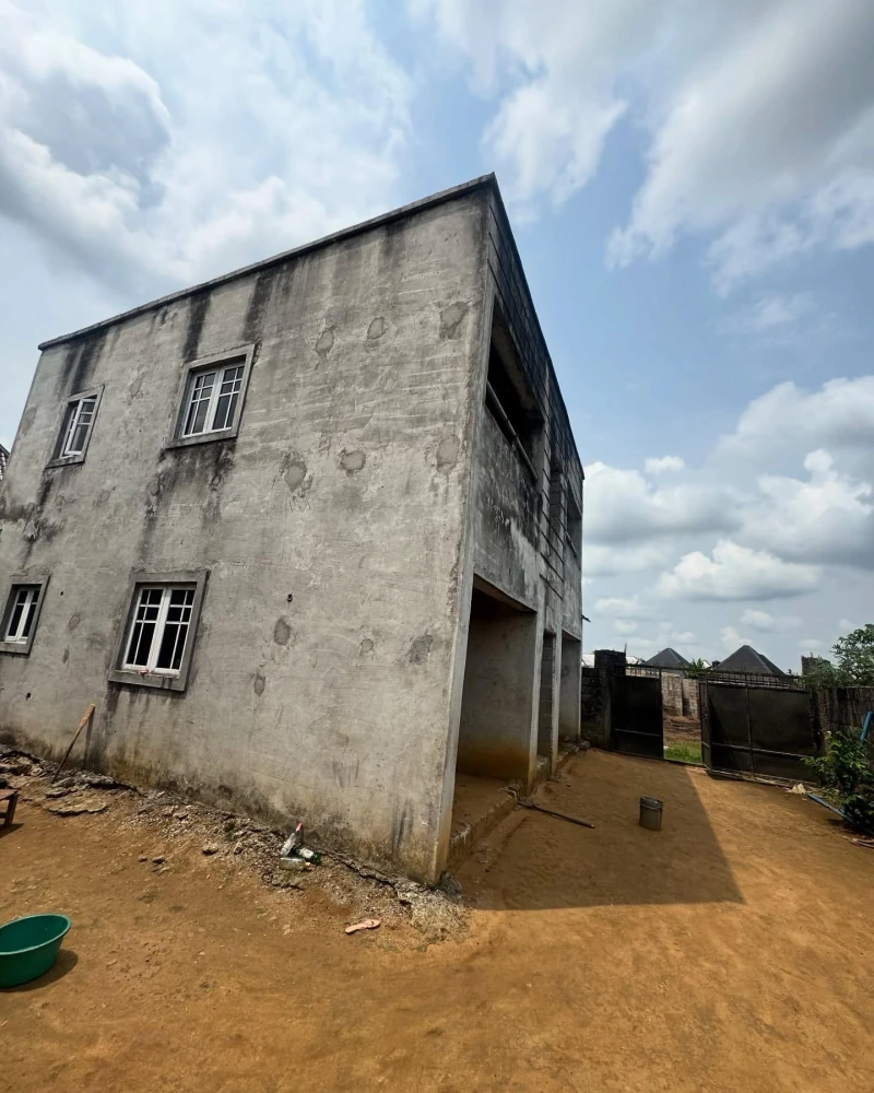 3 Bedroom Flat for Sale in Rumukparali, Ozuoba, Rivers - Image 1