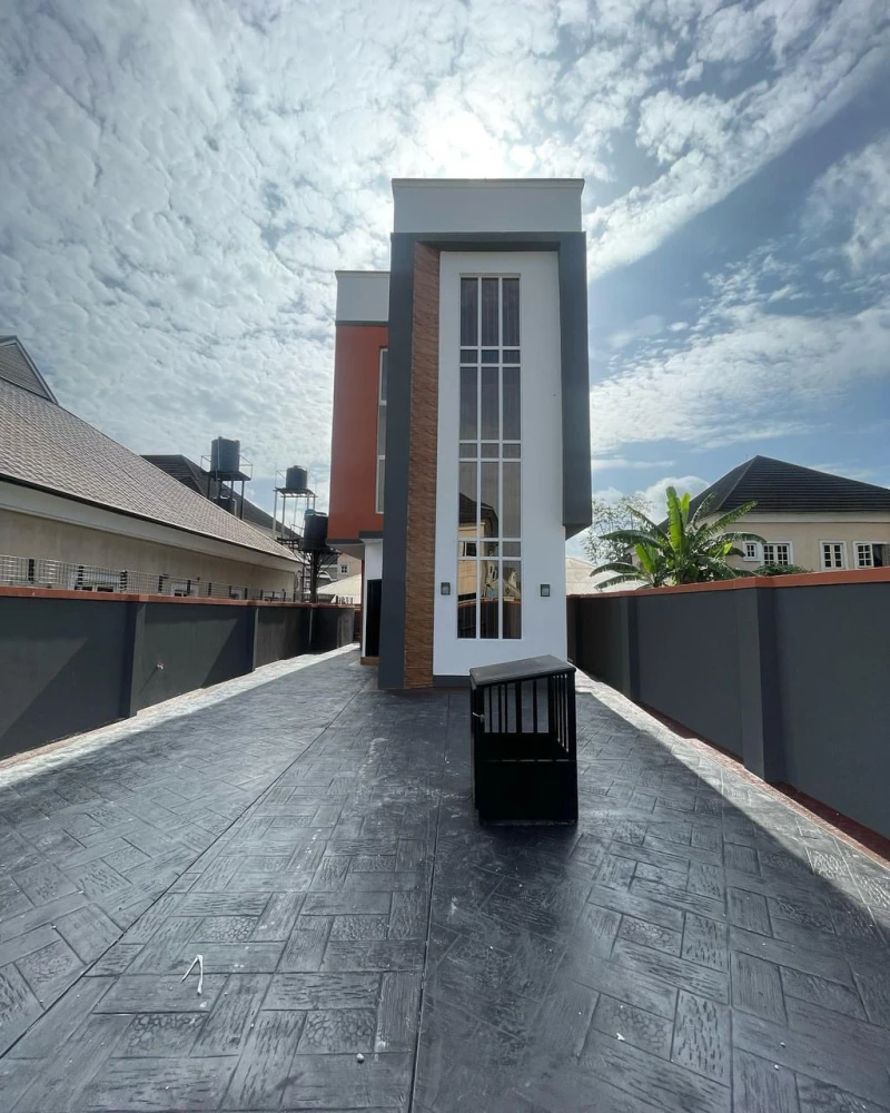 4 Bedroom Flat for Sale in PETER ODILI, Rivers - Image 1