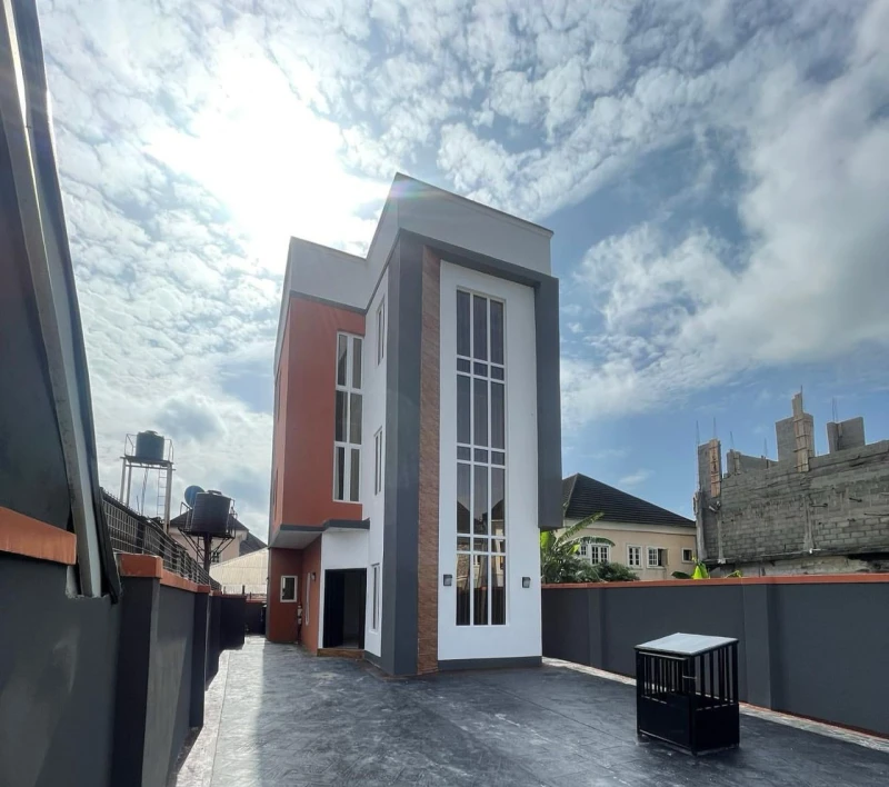 4 Bedroom Flat for Sale in PETER ODILI, Rivers - Image 2